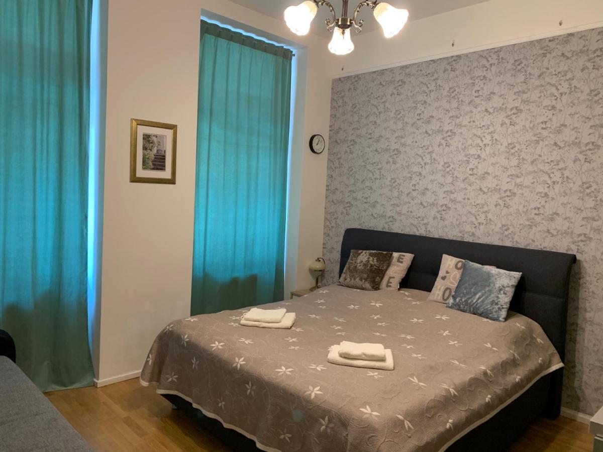 Charles Square Apartament Praga